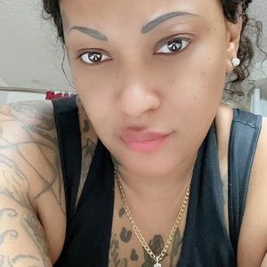 Meet your Posher, Almeda